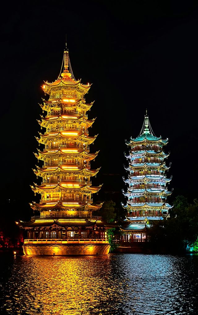 桂林金銀雙塔夜遊攻略