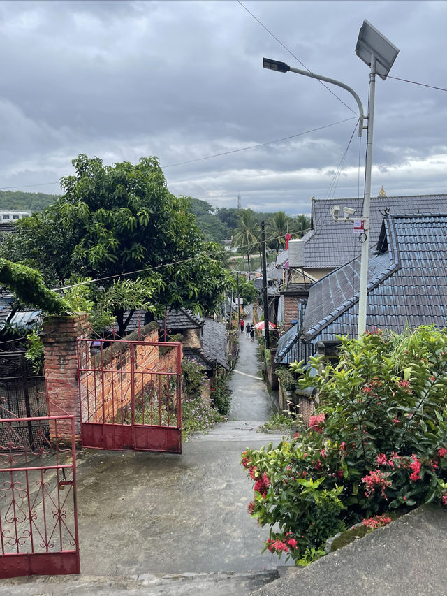 闖入雨林秘境探索千年曼丟古寨，傣家風情拍不停