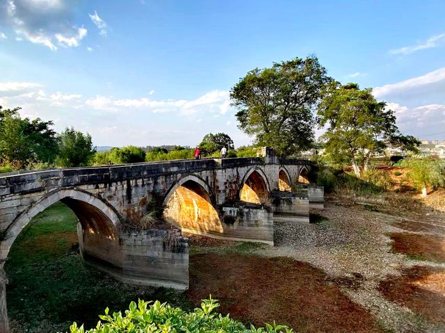 雲之南-建水古城外的雙龍橋和鄉會橋車站 雲之南-建水古城外的雙龍橋和鄉會橋車站