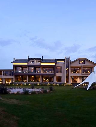 This wild luxury villa in Lijiang! You can lie in bed and see the snow-capped mountains, it's amazing
