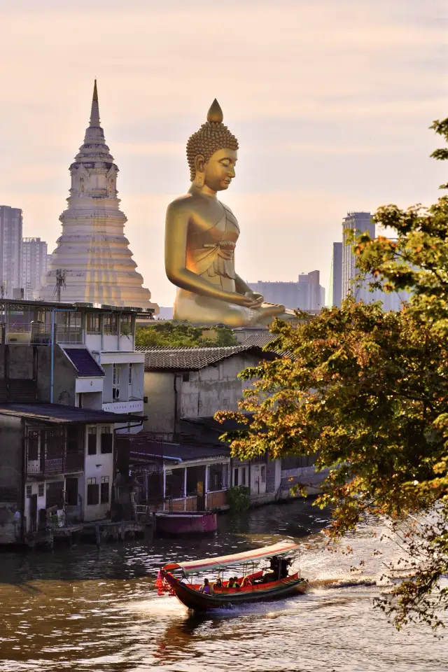 為了這張水門寺大佛照片，特地飛了一趟曼谷
