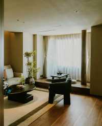 這次劍川沙溪之行,我住進了沙溪·森熹美學藝術精品民宿,簡直是一場美學的沉浸式體驗!侘寂風混搭新中式,