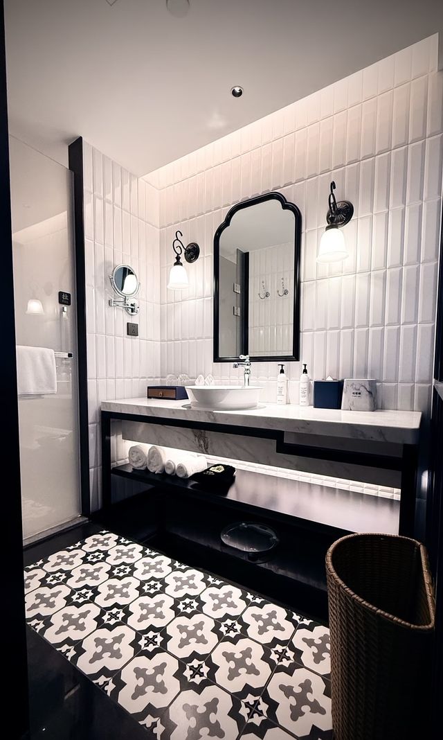 剛結束了一趟開平的慢活之旅,重點打卡了赤坎古鎮,這次入住的美堂酒店簡直太驚喜了!南洋風的復古設計+超大 剛結束了一趟開平的慢活之旅,重點打卡了赤坎古鎮,這次入住的美堂酒店簡直太驚喜了!南洋風的復古設計+超大