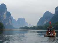 漓江新玩法,電動排筏暢遊水墨畫中