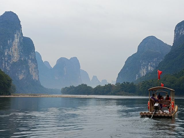 漓江新玩法,電動排筏暢遊水墨畫中 漓江新玩法,電動排筏暢遊水墨畫中