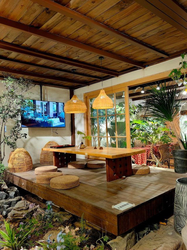 花卉市場裡的神秘咖啡機角！逛到不想走