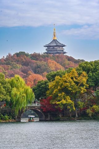 สวยงามอย่างเหลือเชื่อ! ทุกภาพถ่ายที่ท่าเรือดอกไม้ชมปลาในหางโจวล้วนเป็นผลงานชิ้นเอกของทิวทัศน์ฤดูใบไม้ร่วงอันโรแมนติกของมณฑลเจียงหนาน!