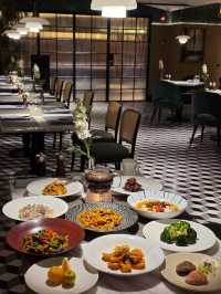 Отель с изысканным рестораном внутри.