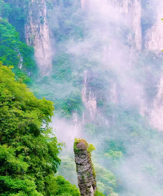 ได้รับการกล่าวขานว่าเป็นส่วนที่สวยงามที่สุดของเทือกเขาไท่หางตอนใต้ ซึ่งเต็มไปด้วยความน่าเกรงขามและความยิ่งใหญ่