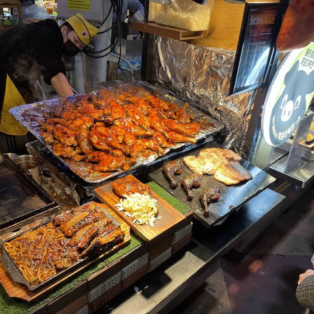 제주여행의 필수코스, 다양한 먹거리와 기념품샵이 있는 제주 동문재래시장