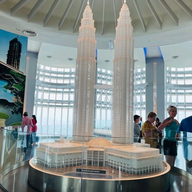 LV86 + Skybridge at Petronas Twin Tower