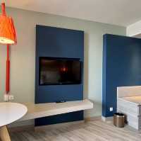 นอนสบาย สวนน้ำสนุกที่ Holiday Inn Vana Nava Huahin