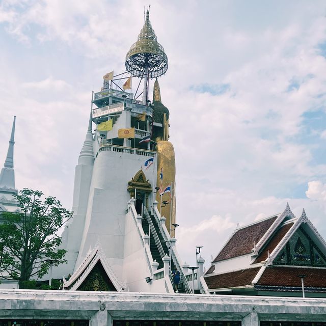 วัดอินทรวิหาร พระอารามหลวง (บางขุนพรหม)