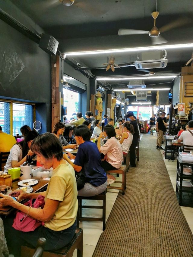 Unique Claypot Hainanese Coffee in KL! ☕