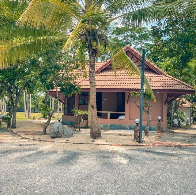 อลงกต บีช รีสอร์ท ขนอม