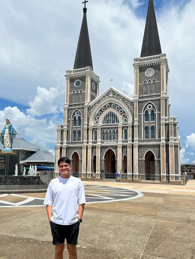 อาสนวิหารพระนางมารีอาปฏิสนธินิรมล ⛪️