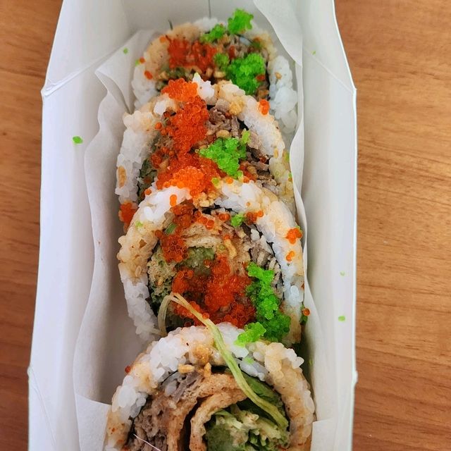 卷物非常足料，車仔麵自選配料