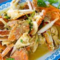 อร่อยฟินกินในแพ อาหารซีฟู้ดสด