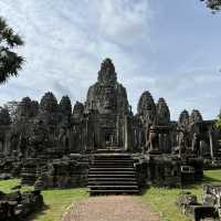 ปราสาทสุดอลัง ศูนย์กลางของนครธมที่ต้องไม่พลาด