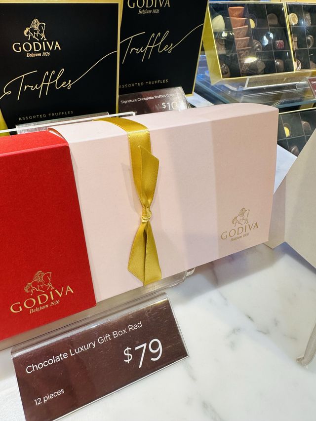 ⭐️Godiva Chocolatier⭐️✨…Bugis Junction