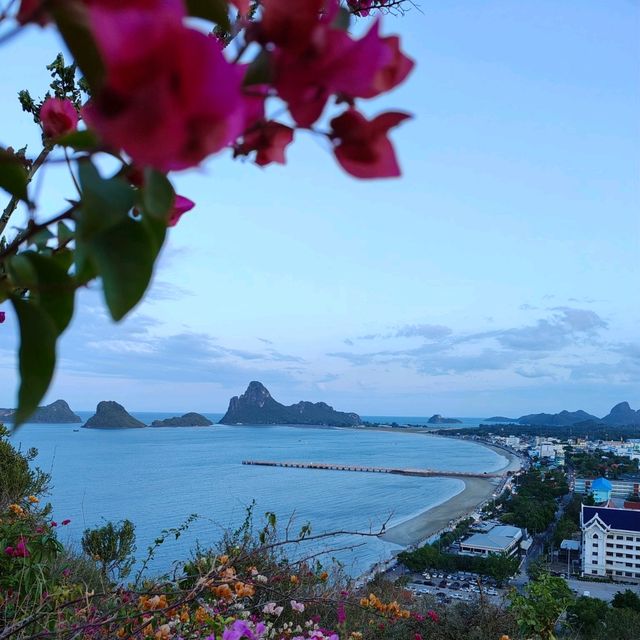 泰南海邊高山海景寺廟Wat Khao Chong Krachok