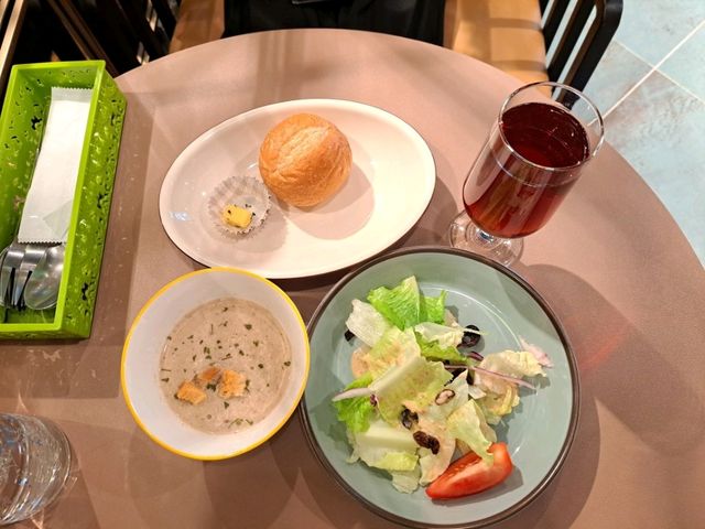 櫛瓜咖啡Zucchini Café❤️美好的週末好友相伴，美好的時光☺️