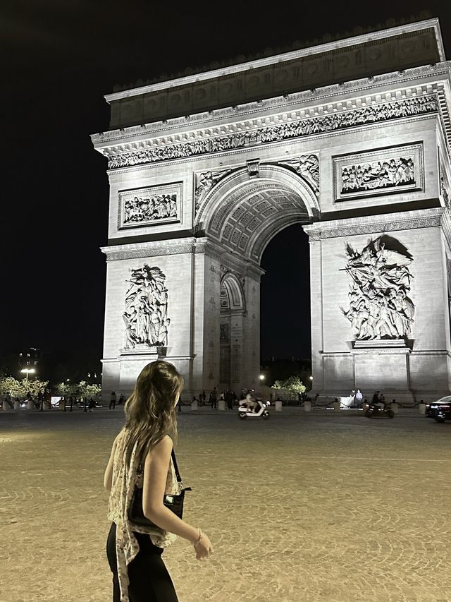 Arc de Triomphe is better at night 🫶🇫🇷