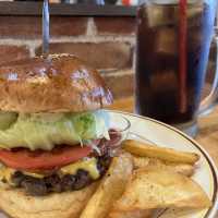 豊中市にあるハンバーガー屋さん🍔　岡町駅から徒歩5分