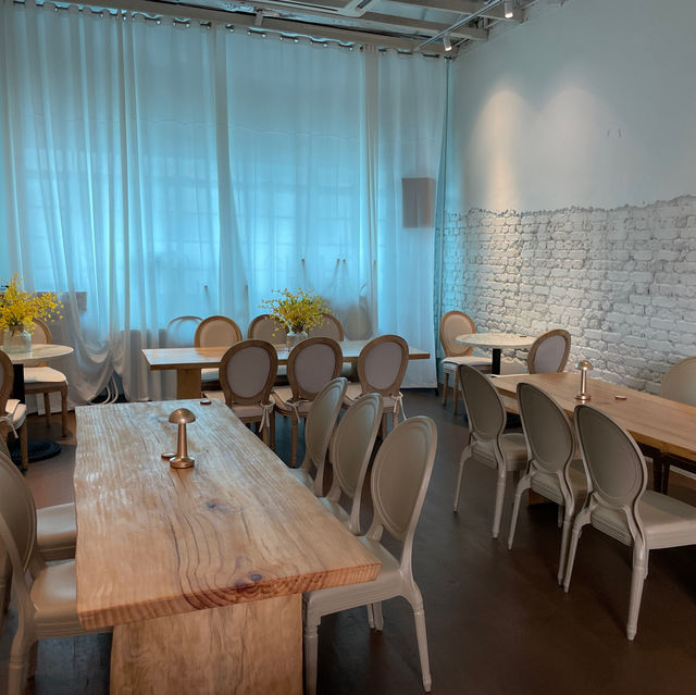 Heritage Cafe Bliss: Friends' Delight