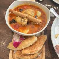 도심속 정원 식당 치앙마이 “촘”