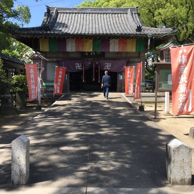 大量の地蔵が並ぶ【稲荷大明神（崇福寺境内社）】