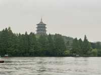 Xi Hu Lake - กลางสายฝน 