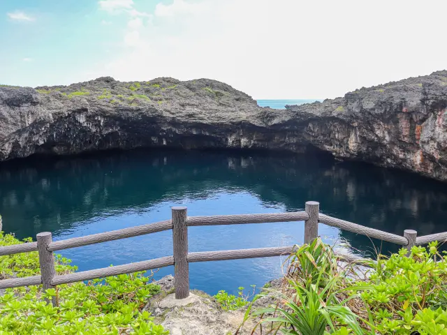 【沖縄県】伝承を残す大自然のパワースポット:通り池