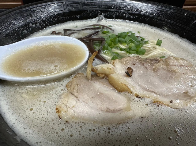 福岡・博多区。1日限定10食の超濃厚豚骨黒龍スペシャルラーメンあります『黒龍らーめん』