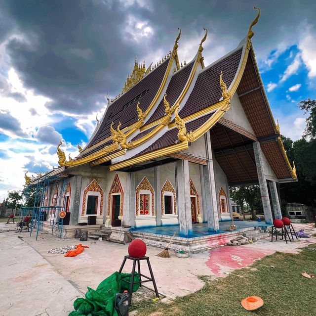วัดพระธาตุโป่งดินสอ