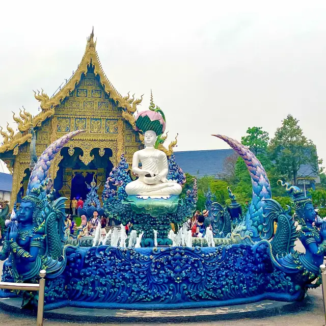 Wat Rong Suea Ten - Blue temple