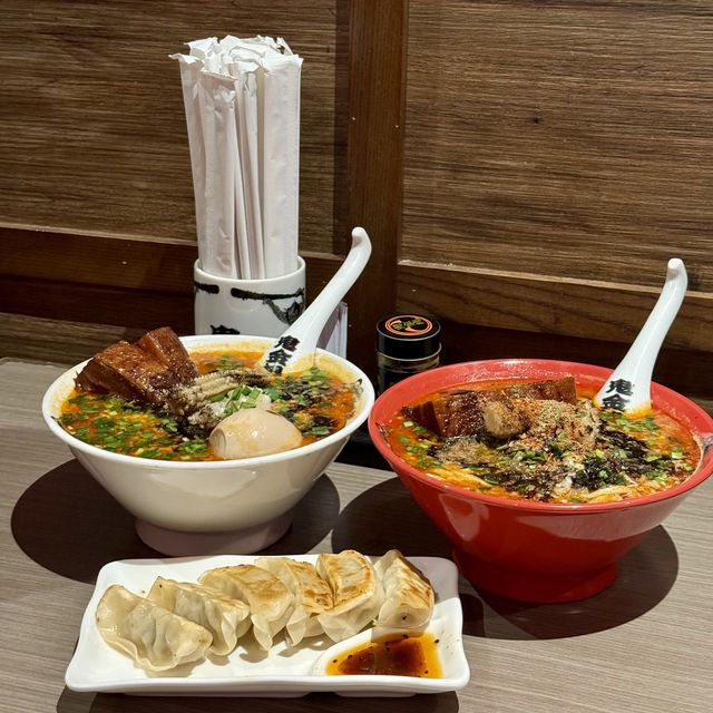 東京過江龍人氣辣麻拉麵. 🍜🐉🔥