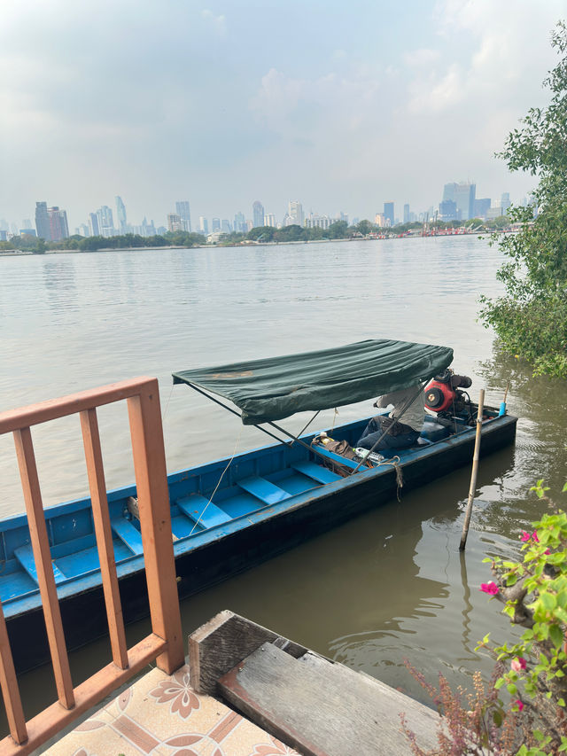 📍นอนสูดอากาศ "บ้านแม่ริมน้ำ" บางกระเจ้า 