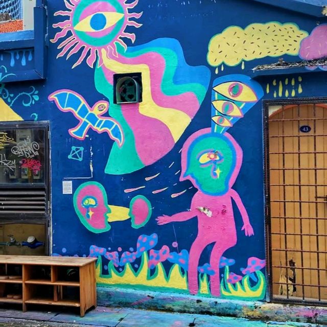 A vibrant & colourful street in Singapore!