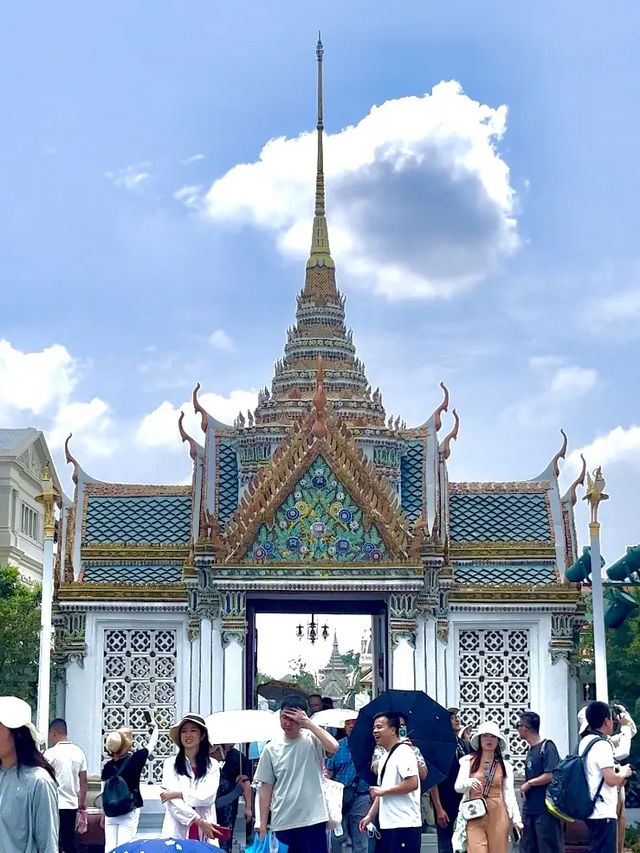 Exploring the Majestic Grand Palace in Bangkok! 🌟