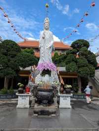 Vinh Nghiem Buddhist Temple 