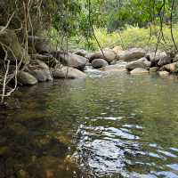 น้ำตกเขาบรรจบ น้ำใสไหลเย็นชื่นใจในฤดูร้อน