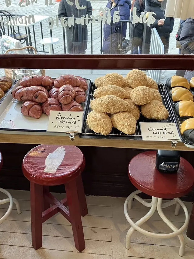 【BAKERY 安国】朝活して食べる塩パン