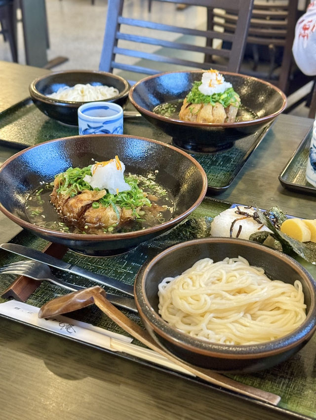 【淡路島】名物玉ねぎつけ麺が食べられる昔ながらの手打ちうどん店
