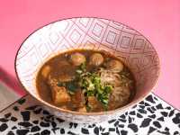 ร้านก๋วยเตี๋ยวเรือสวยขนาดนี้มันจะเกินไปไหม