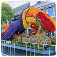 See upclose the Flower Parade Floats in Haarlem!