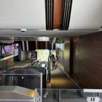 นั่งรถรางชมวิว ที่ชื่อว่า Peaktram 