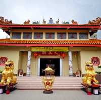 Exploring Sam Poh Temple at Brinchang