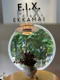 F.I.X. Ekkamai：品味咖啡與窗外風景