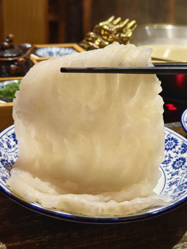 北角宮廷式火鍋，必點花膠雞湯